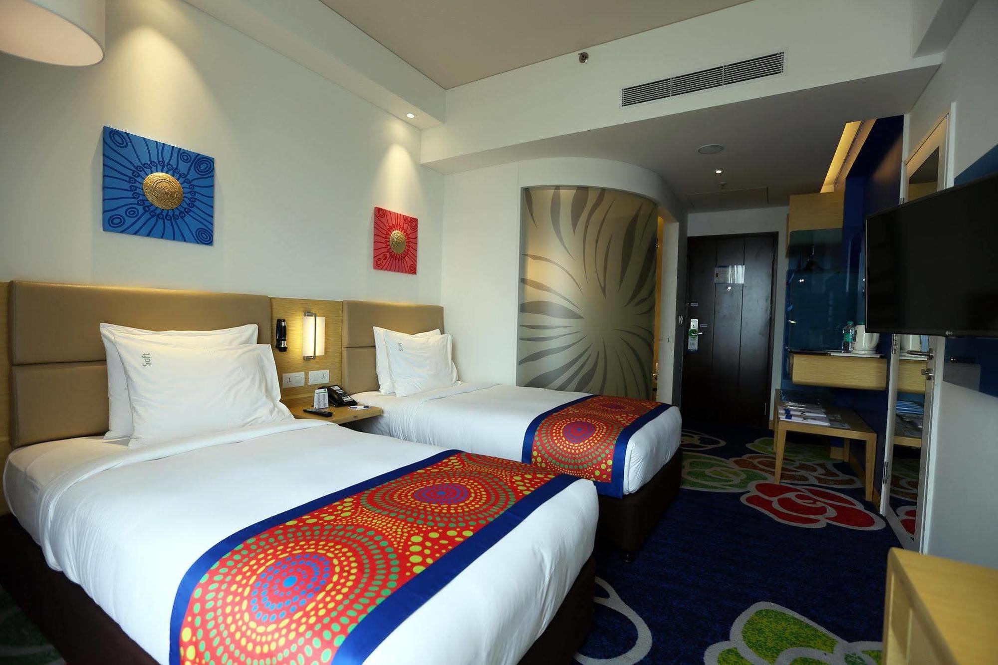 Holiday Inn Express Chennai Old Mahabalipuram Road Zewnętrze zdjęcie