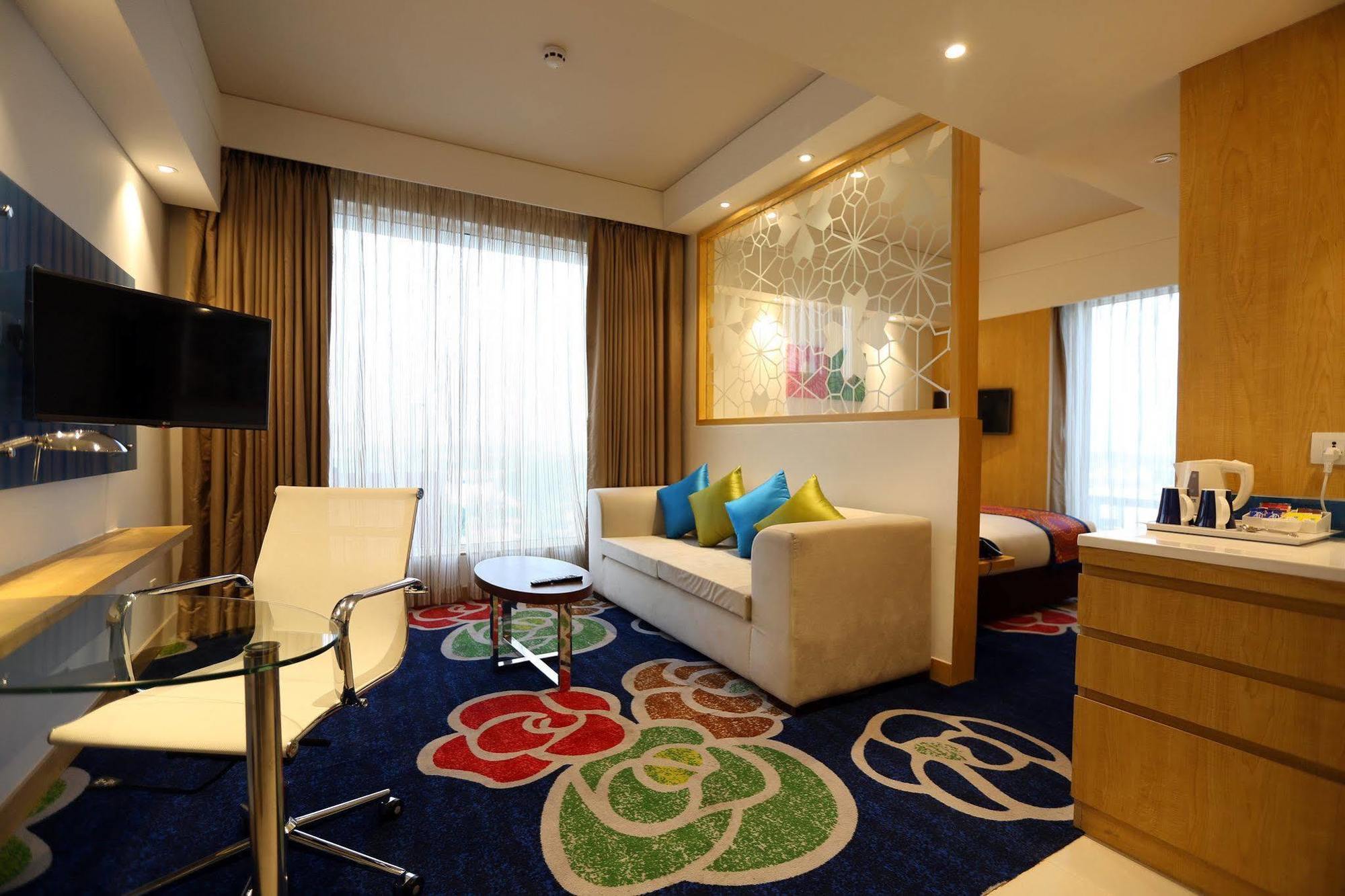 Holiday Inn Express Chennai Old Mahabalipuram Road Zewnętrze zdjęcie