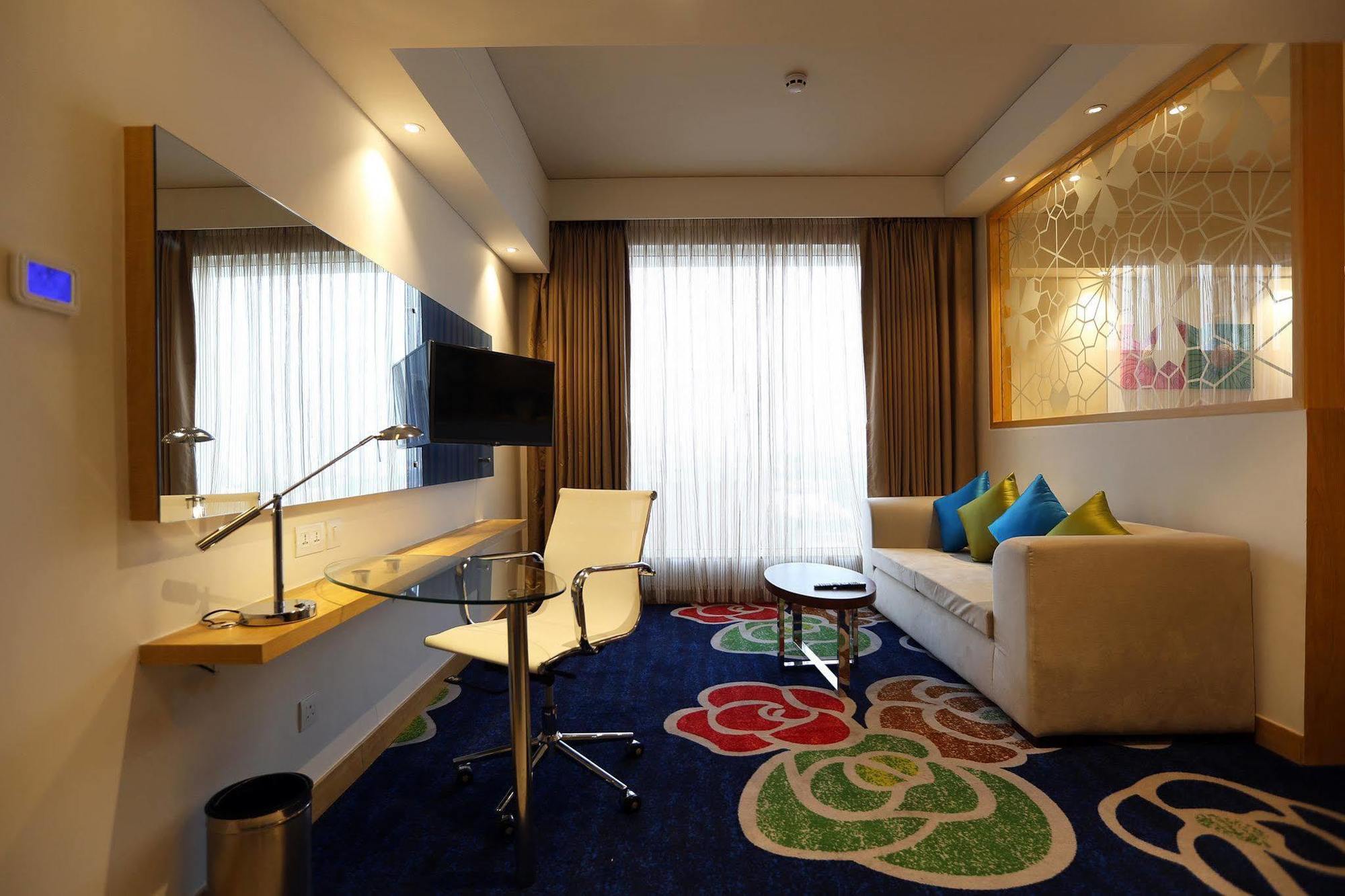 Holiday Inn Express Chennai Old Mahabalipuram Road Zewnętrze zdjęcie